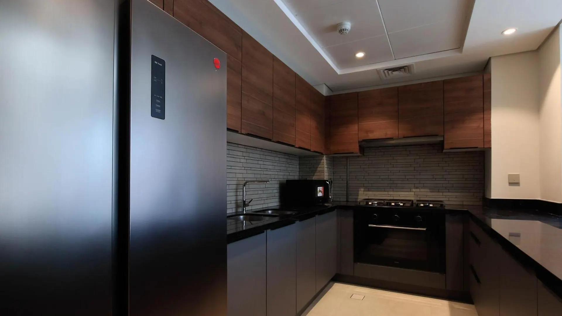 Bright And Spacious 2Br With Maids In Eleganz Jvc Dubai 0*,