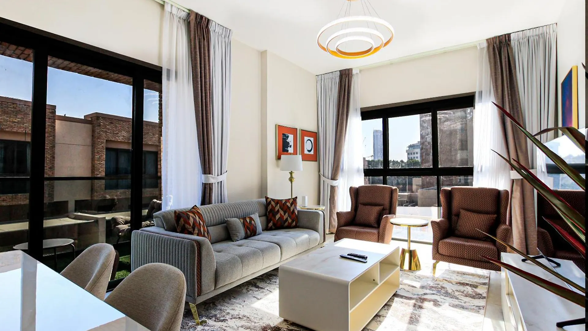 Bright And Spacious 2Br With Maids In Eleganz Jvc Dubaï