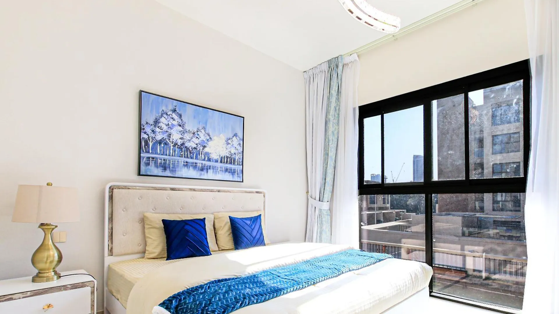 Appartement Bright And Spacious 2Br With Maids In Eleganz Jvc Dubaï