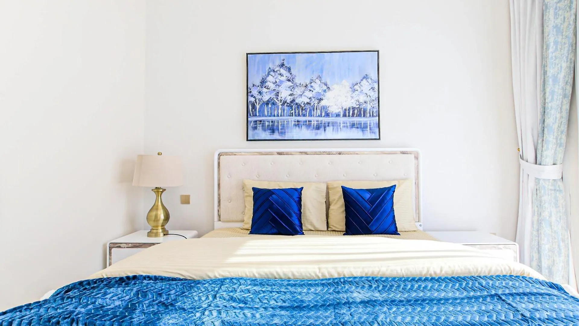 Bright And Spacious 2Br With Maids In Eleganz Jvc Dubaï